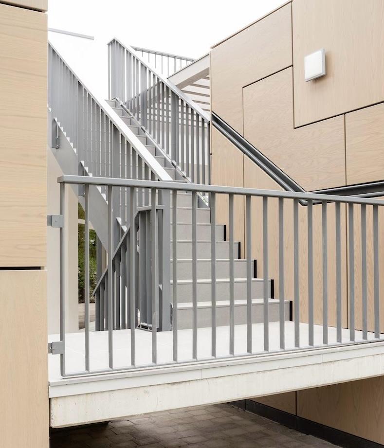 Shkallë Aksesi të Jashtme